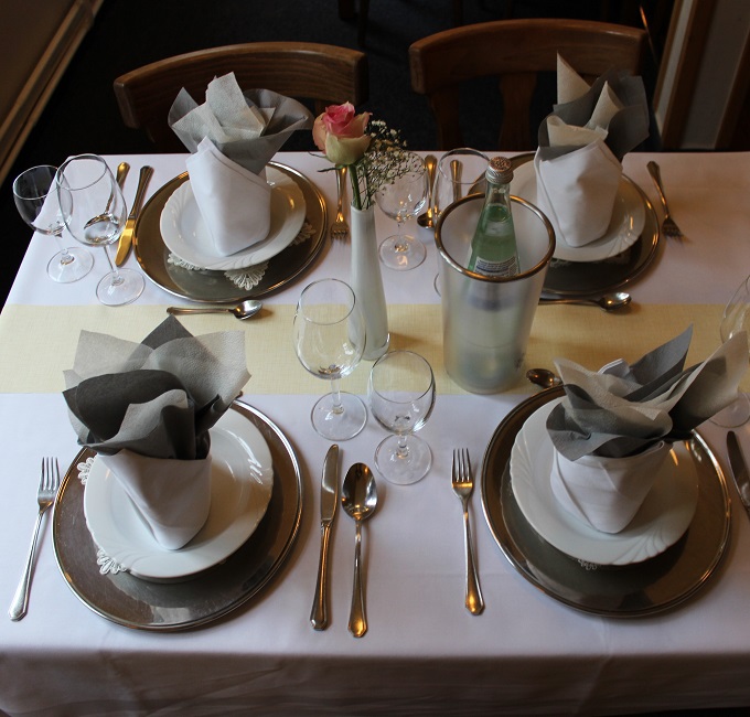 Bild2 Tisch reservieren Restaurant Schuelper Kroog